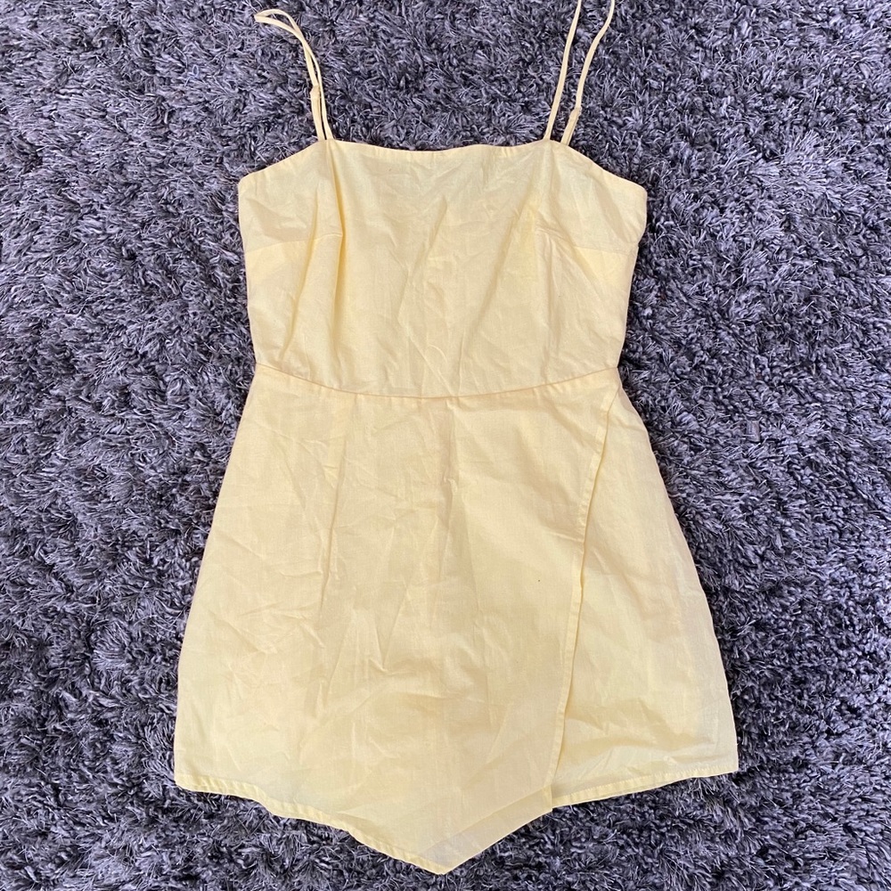 Yellow jumper
